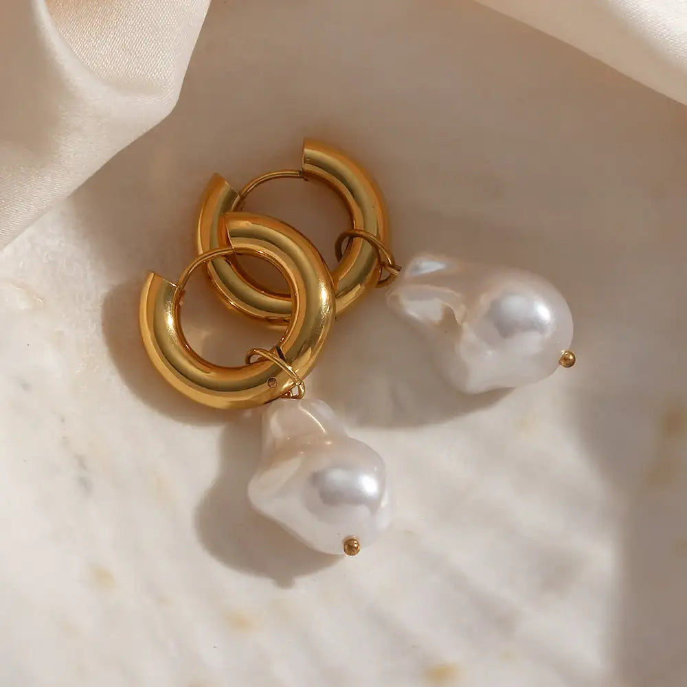 THE DRIP EARRING